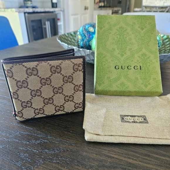 Gucci Other - Gucci Sherry Line Bifold Wallet